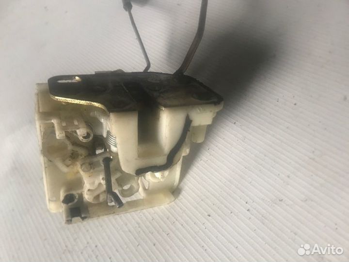 Замок двери передний левый Honda Fit GD1 L13A 2002