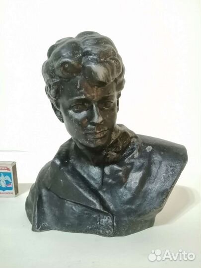 Бюст Есенина 1960год