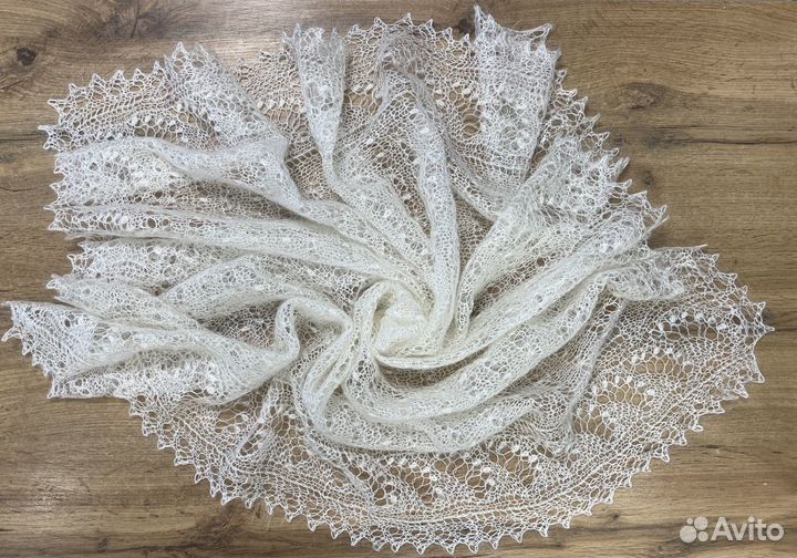 Оренбургский пуховый платок