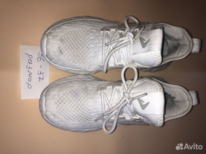 Кроссовки женские 37 размер