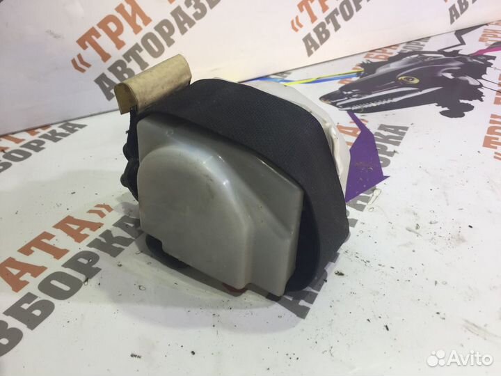 Мицубиси Ремень безопасности задний центральный