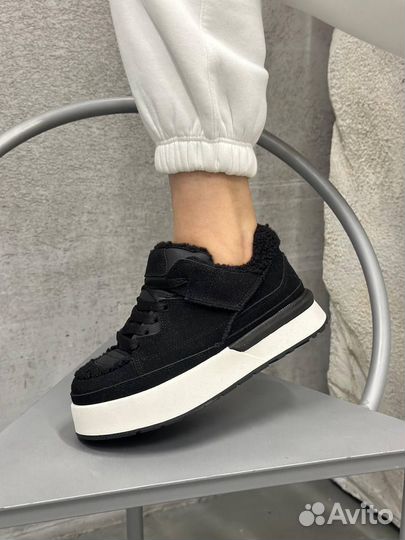 Кроссовки зимние женские