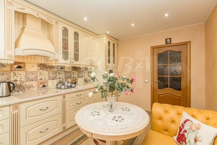 2-к. квартира, 80 м², 2/10 эт.