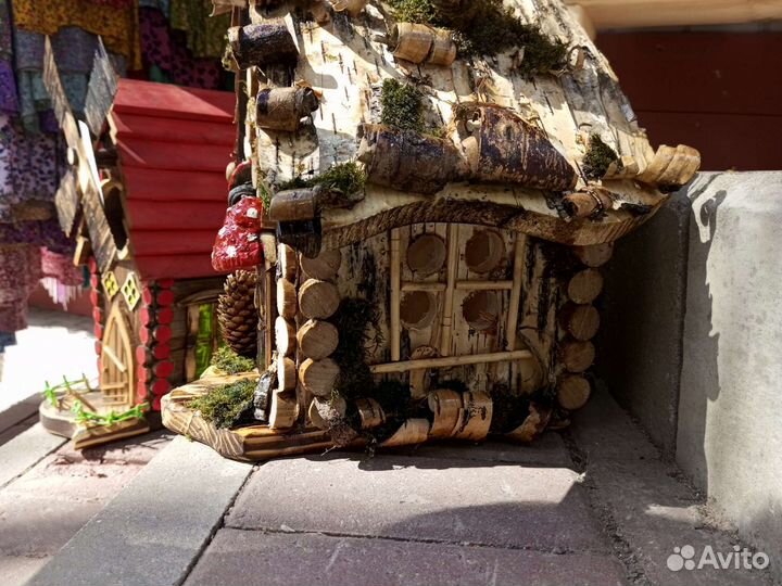 Скворечники и кормушки для птиц, и белок