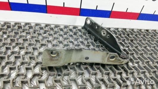 Петля капота ssang yong rexton 1 (74P25D502)