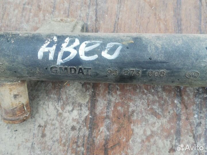 Патрубок системы охлаждения Шевроле Авео Т200