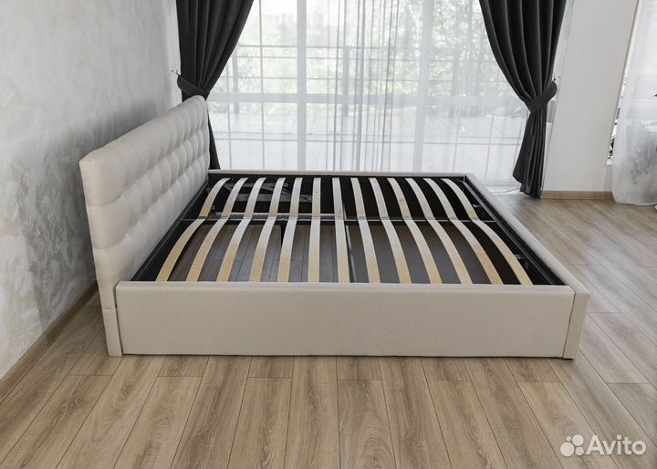 Кровать двуспальная 180 на 200 с мягким изголовьем