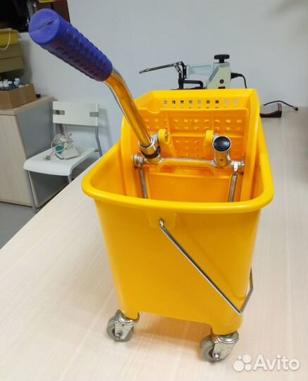 Ведро пластиковое с механическим отжимом