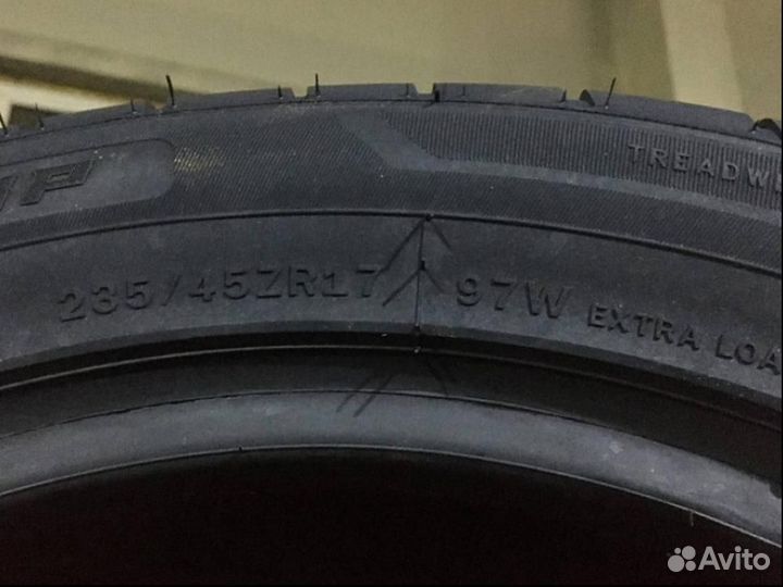 Windforce Catchfors UHP 235/45 R17 97W