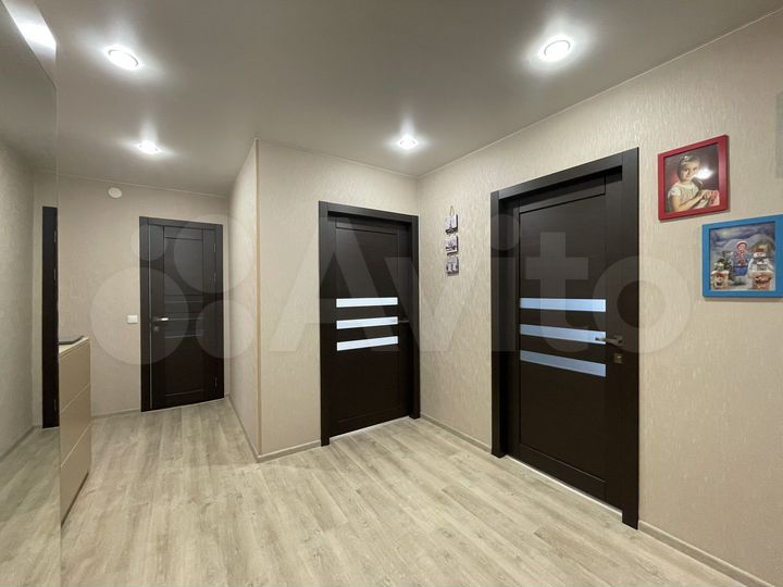 3-к. квартира, 75 м², 1/10 эт.