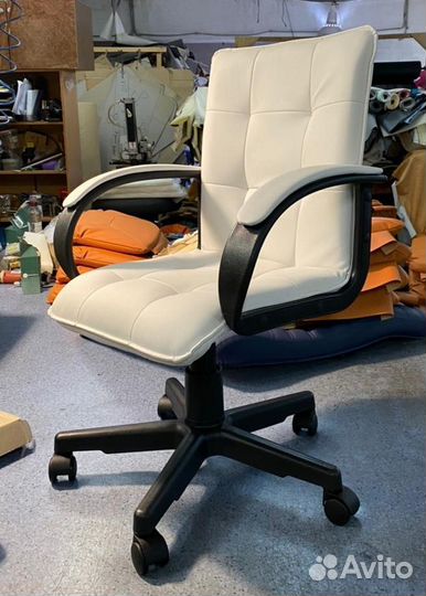 Офисное компьютерное кресло