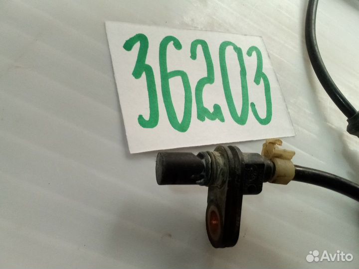 Mitsubishi Colt датчик abs задний левый