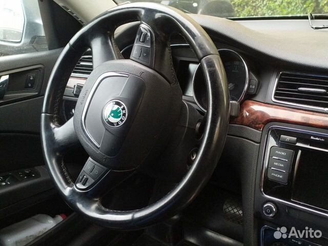 Skoda Superb 2.0 AMT, 2011, битый, 610 000 км с пробегом, цена 600000 руб.