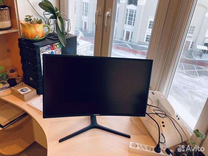 Монитор ЖК Samsung модель c27fg73fqi