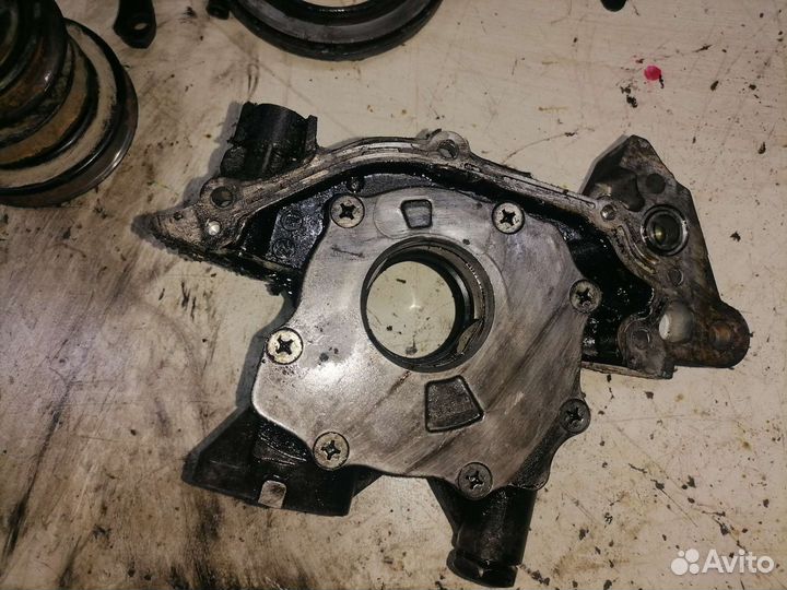 Маслянный насос Nissan CD20T