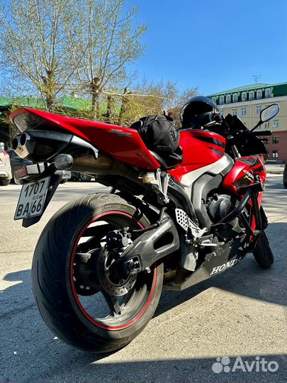 Продаю спортбайк Honda