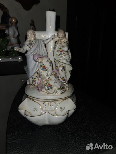 Фарфоровые статуэтки Алтарь Европа
