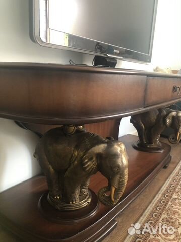 Тумба под телевизор массив