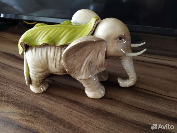 Фарфоровый слон на удачу