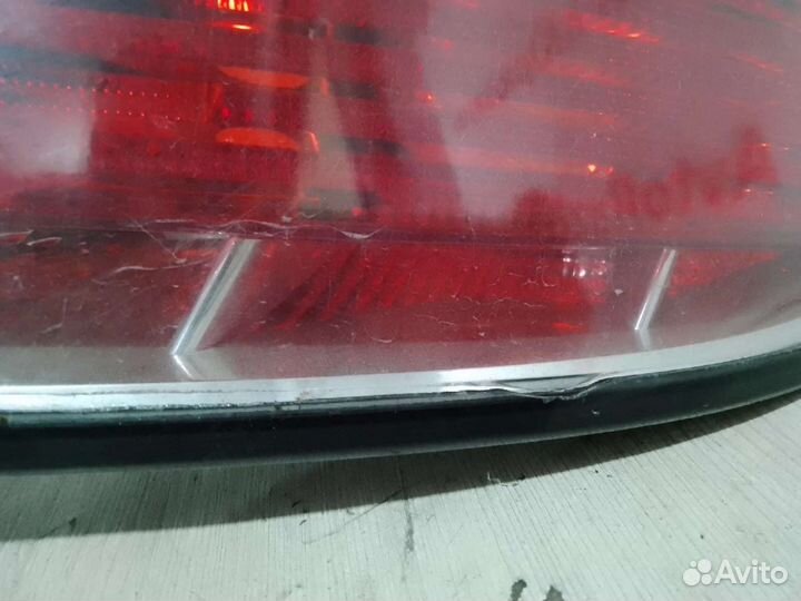 Фонарь задний правый Opel Astra H с дефектом