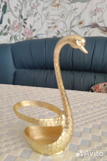 Салфетница лебедь