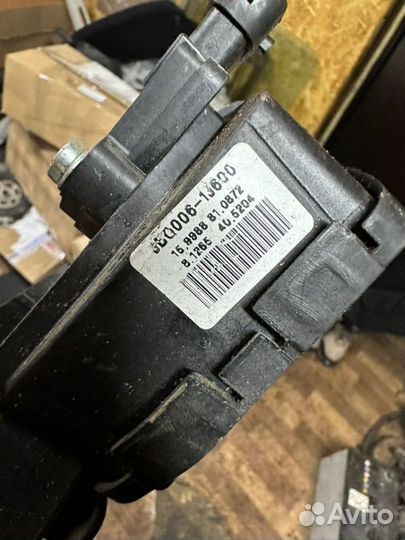 Педаль газа Hyundai Solaris 1