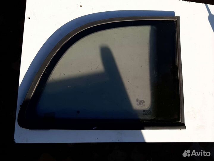 Задняя правая форточка на opel zafira A