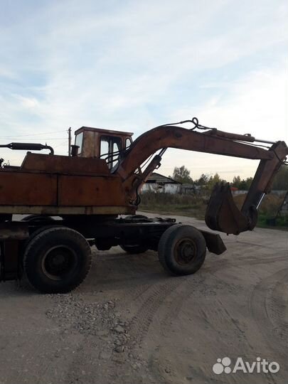 Колёсный экскаватор Калинец ЭО-3323, 1998