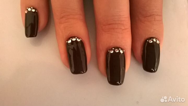 Маникюр с покрытием лаком