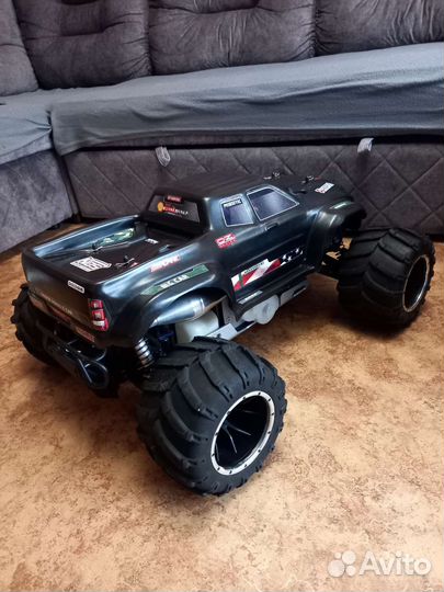 Радиоуправляемая машина на бензине