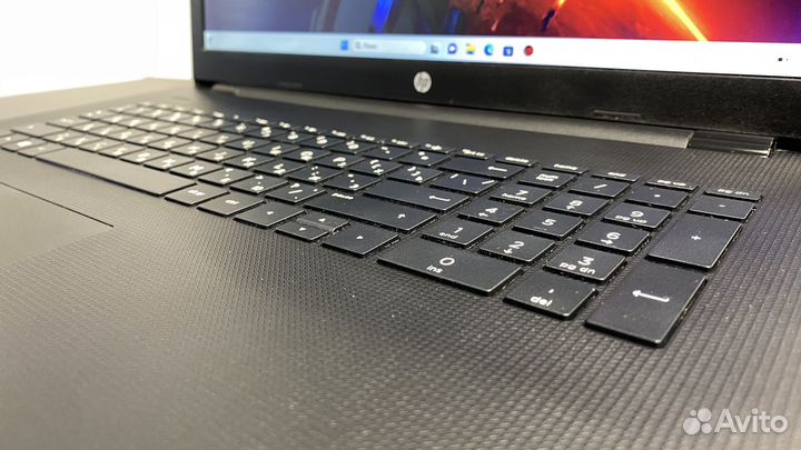 Большой ноутбук HP E2-9000/17’3/SSD/4GB