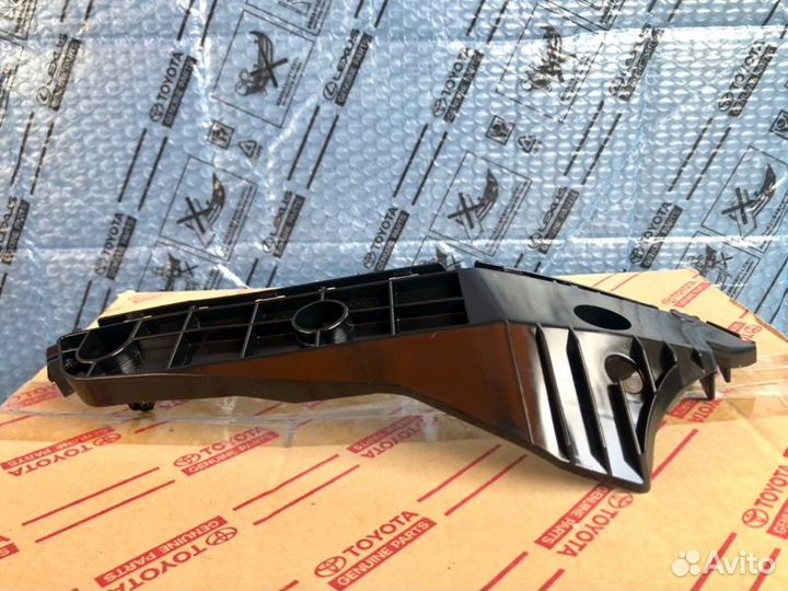 Кронштейн бампера передний правый Lexus Gx 460