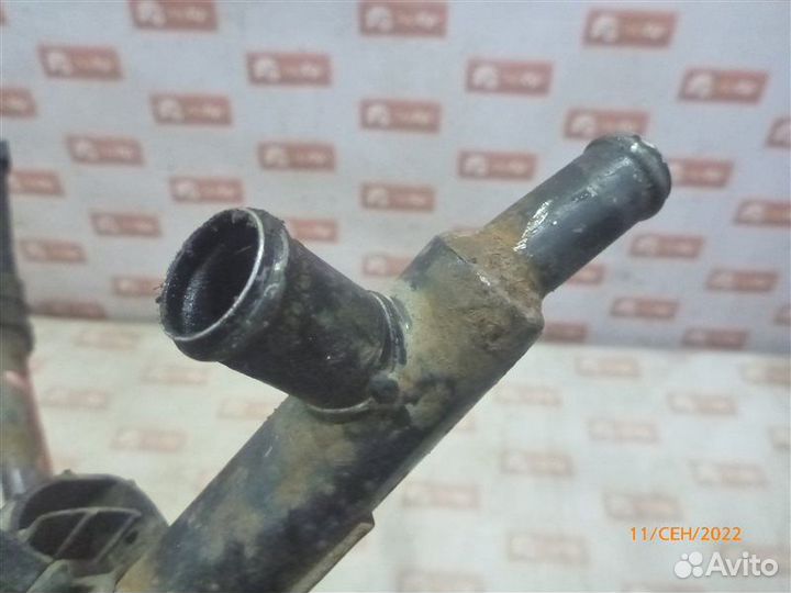 Патрубок системы охлаждения Volkswagen Caravelle