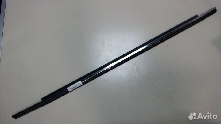 Молдинг стекла Cadillac SRX, 2011