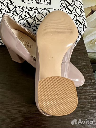 Туфли женские 37 размер Новые