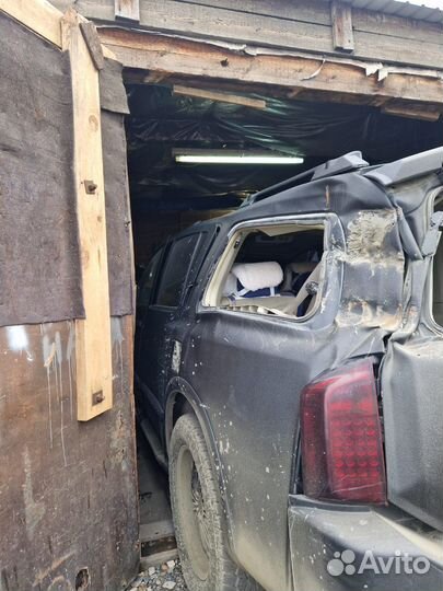 Infiniti QX56 5.6 AT, 2004, битый, 280 000 км