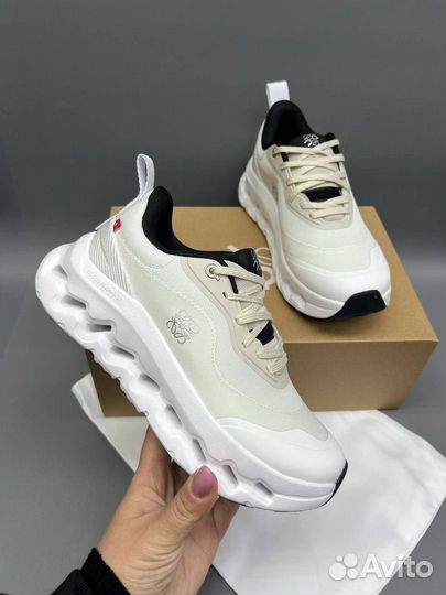 Loewe кроссовки женские