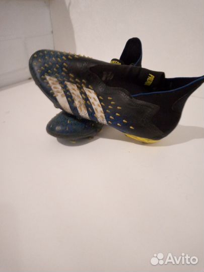 Футбольные бутсы adidas predator. размер 37-37.5