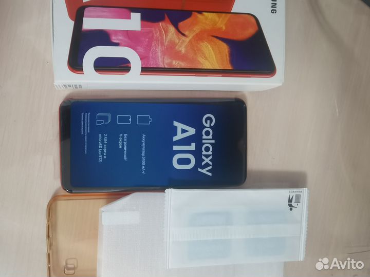 Samsung Galaxy A10, 2/32 ГБ