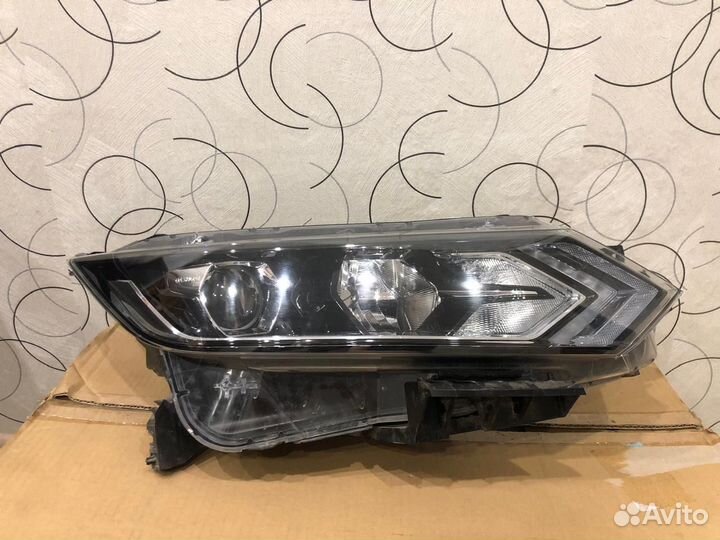 Фара передняя правая Nissan qashqai j11