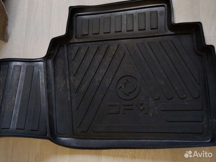 Автомобильные коврики резиновые DFM 580