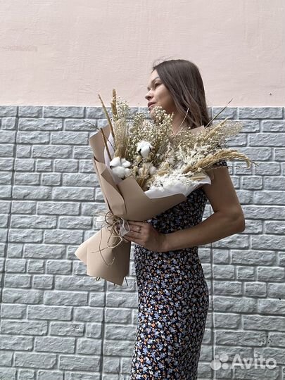 Букет из сухоцветов в бежевых тонах