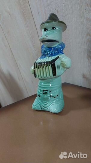Статуэтка фарфоровая