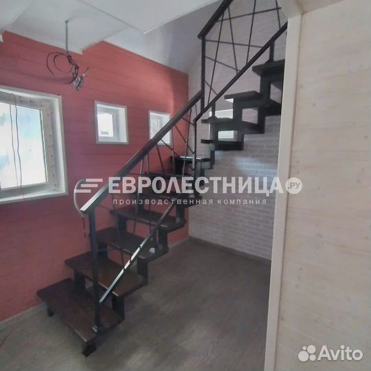 Лестница в дом металлическая