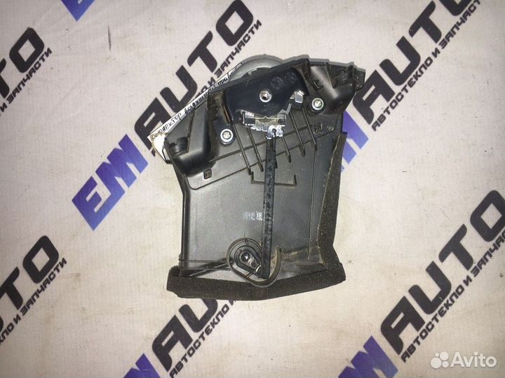 Дефлектор воздушный правый Kia Sportage 3