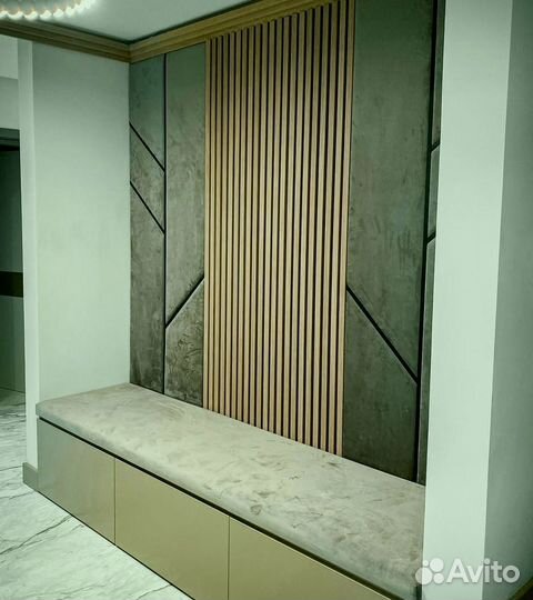 Прихожая с мягкими стеновыми панелями