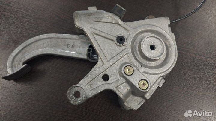 Педаль стояночного тормоза Mercedes E-Class W210