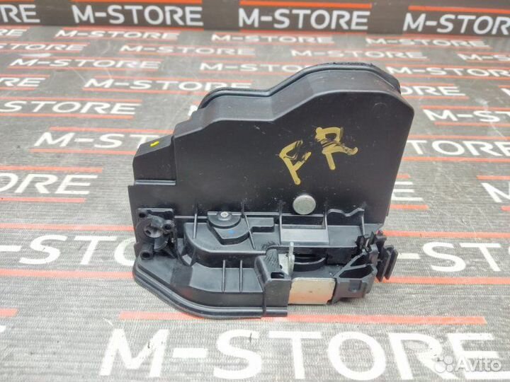 Замок двери передний правый Bmw X3 E83 N52B25A