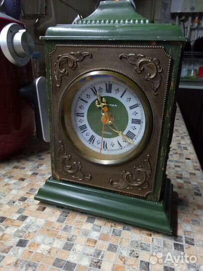 Часы настольные Янтарь