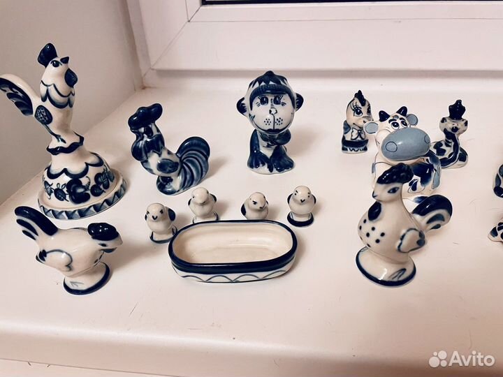 Коллекция фигурок гжели